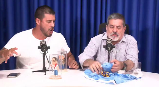 Periodista Gonzalo Núñez tuvo gesto polémico con camiseta de Sporting Cristal.