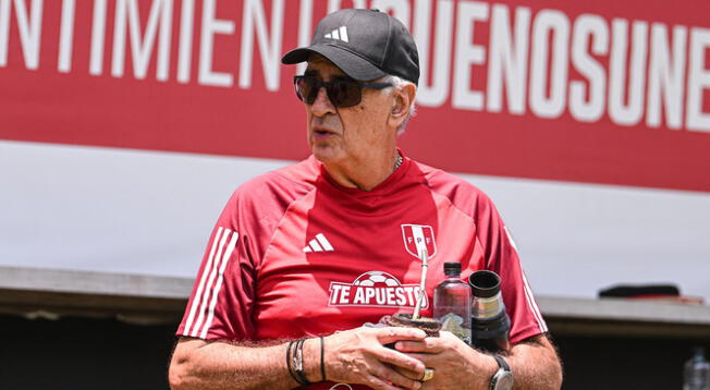 Jorge Fossati se puso a la orden de la selección peruana.