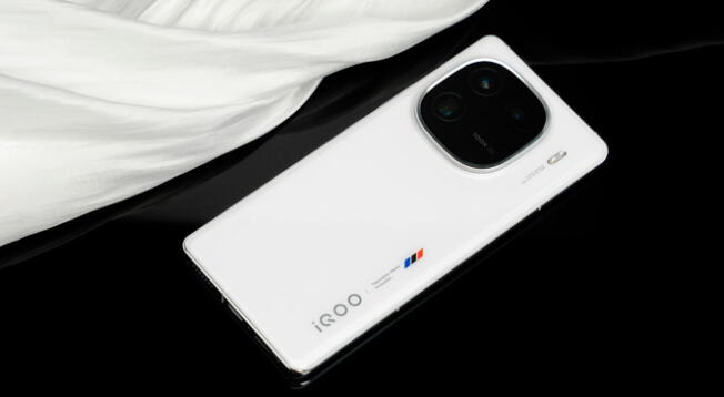 iQOO 12 Pro de vivo es el smartphone más potente del mundo según AnTuTu hasta enero del 2024.