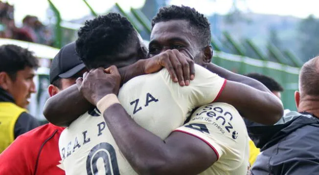 UTC vs Garcilaso se enfrentan en el Estadio Germán Contreras Jara.