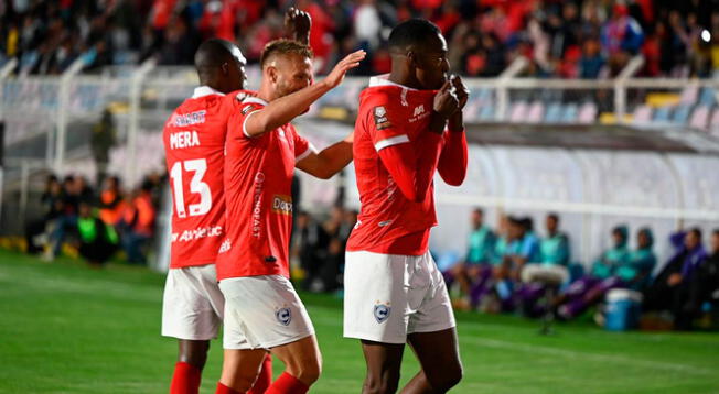 Cienciano venció 1-0 a Comerciantes Unidos