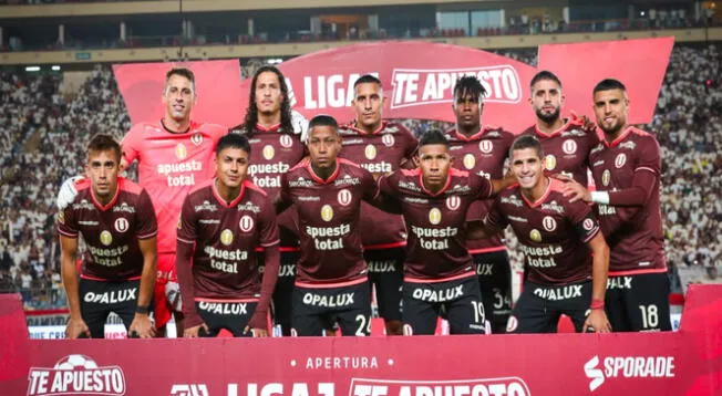 Foto del plantel de Universitario de Deportes ante Cusco FC.