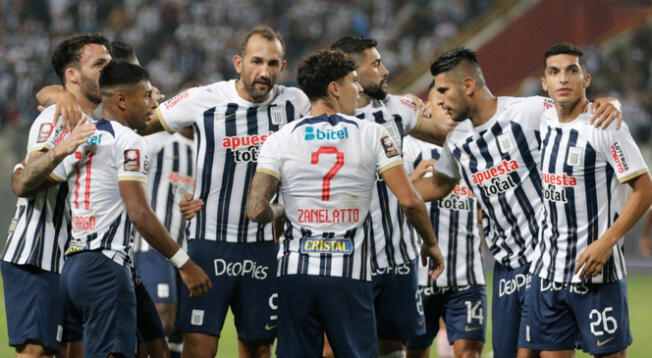 Jugadores de Alianza Lima celebrando la victoria ante Sport Boys