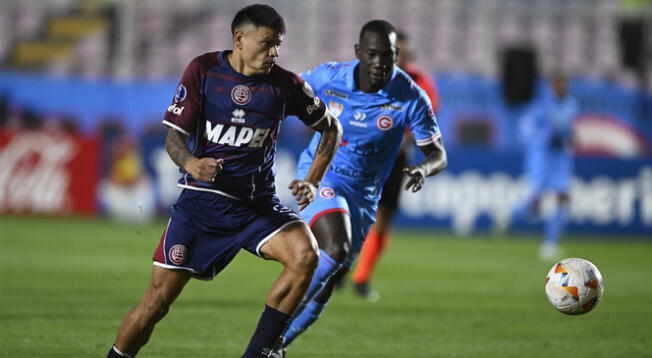 Deportivo Garcilaso y Lanús jugaron en el Estadio Inca Garcilaso del Cusco.