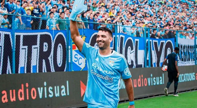 Martín Cauteruccio sonríe a poco del partido entre Sporting Cristal vs Unión Comercio.