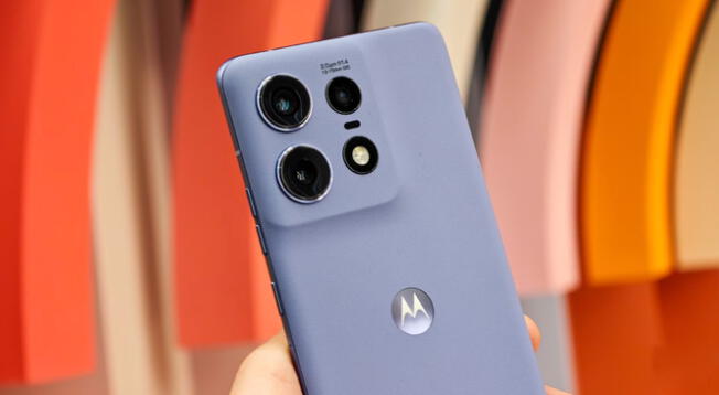 Conoce el precio y características del celular Motorola más potente del 2024.