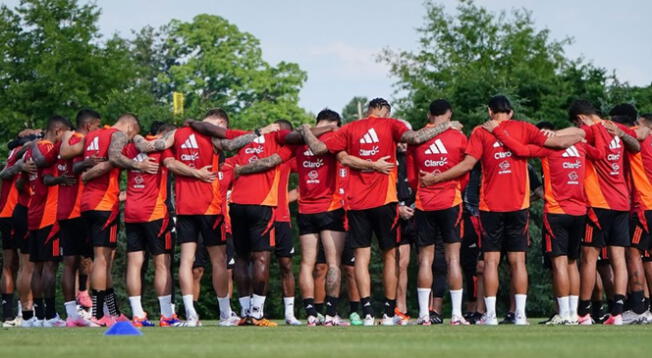 Hinchas de la selección peruana conocen noticia a poco del partido ante Canadá.