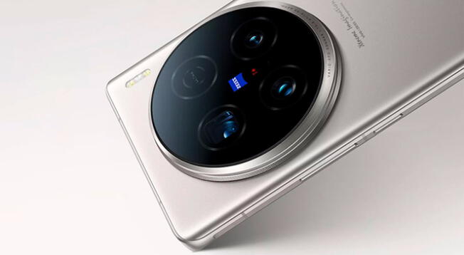 Conoce las características y precio del vivo X100 Ultra 5G, el smartphone chino con el mejor juego de cámaras, según AnTuTu.