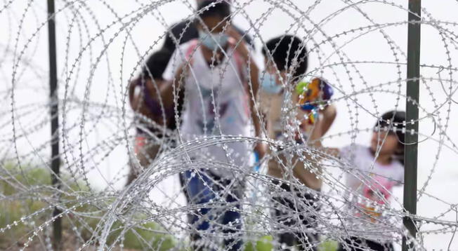 Este es el alambre de púas en frontera de Texas.