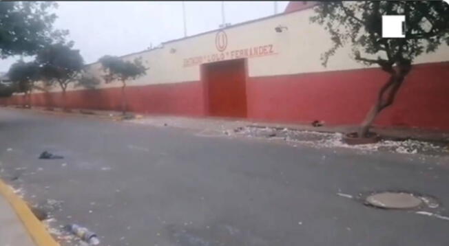 Estadio Lolo Fernández amaneció lleno de basura