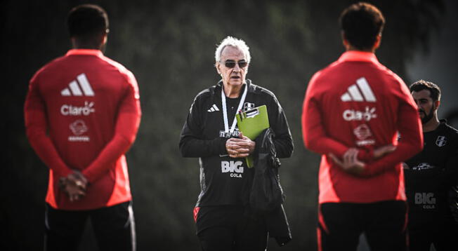 Jorge Fossati podría desligarse de un futbolista convocado a la selección peruana.