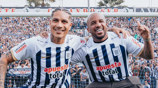 Paolo Guerrero y Jefferson Farfán protagonizan emotiva postal junto a la hinchada de Alianza Lima