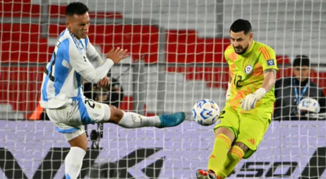 Argentina vs. Chile chocaron en el Monumental.