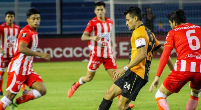 Águila y Real Estelí jugaron en el Estadio Cuscatlán de San Salvador.