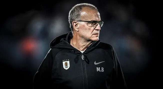 Marcelo Bielsa en la mira tras reunión de jugadores con presidente de la AUF.