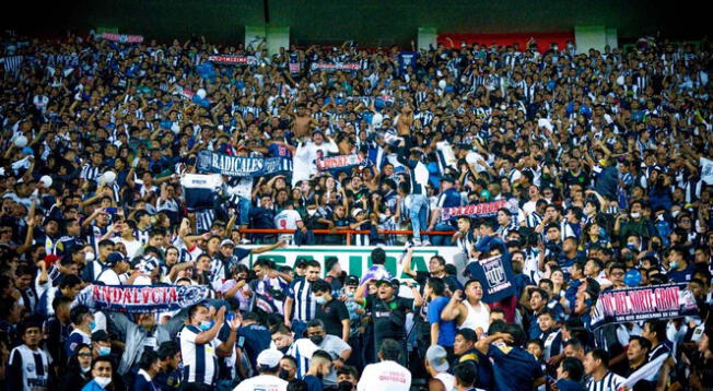 Alianza Lima deslumbró con su hinchada.