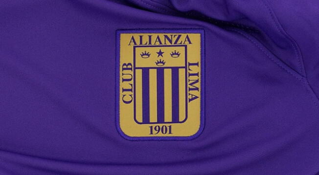 Alianza Lima utiliza la camiseta morada en sus partidos durante octubre