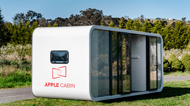 Conoce aquí la 'Apple Cabine', la casa en forma de iPhone que se encuentra en venta en Walmart.