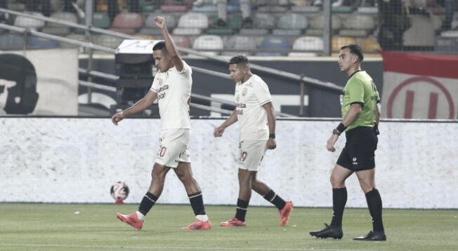 Álex Valera celebrando su doblete ante ADT