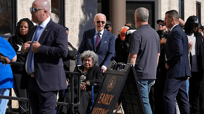 Joe Biden emitió su voto en Delaware a una semana de las elecciones presidenciales de EEUU.