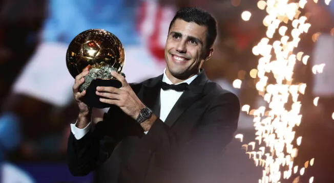 Rodri recibió el Balón de Oro 2024 en París