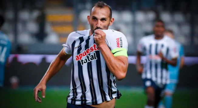 Hernán Barcos se queda todo el 2025 con Alianza Lima.