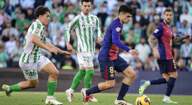 Barcelona vs Real Betis juegan en el estadio Benito Villamarín.