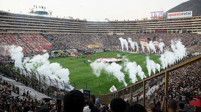 Universitario salió nuevamente campeón nacional en su centenario y disputará torneo internacional.