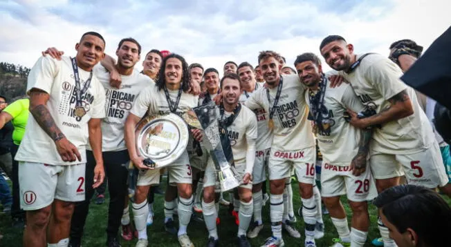 Universitario salió bicampeón en su Centenario