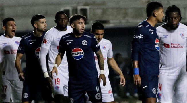 Olimpia y Motagua chocaron en el Estadio Chelato Uclés de Tegucigalpa.