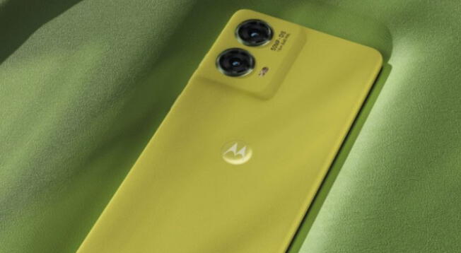 Si quieres un gama media económico con bellos colores, entonces este Motorola está esperando por ti.