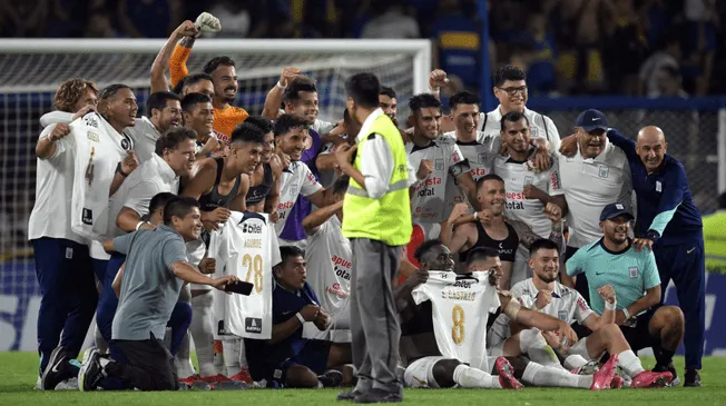 Alianza Lima clasificó a la fase 3 de la Copa Libertadores tras ganarle a Boca por penales. Alianza Lima clasificó a la fase 3 de la Copa Libertadores tras ganarle a Boca por penales.