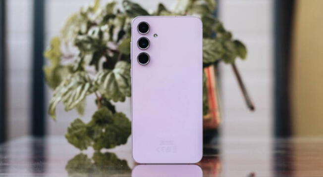 Conoce las características del Galaxy A55 5G de Samsung, el gama media más potente y barato de este 2025. Conoce las características del Galaxy A55 5G de Samsung, el gama media más potente y barato de este 2025.