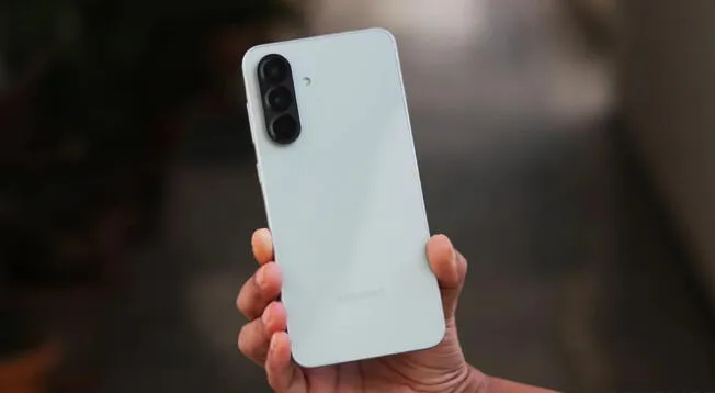 Este celular Samsung se lanzó en el 2025 y es el líder de la gama media. Este celular Samsung se lanzó en el 2025 y es el líder de la gama media.