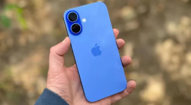 Este iPhone es el más "accesible" de la última línea de celulares de Apple. Este iPhone es el más "accesible" de la última línea de celulares de Apple.