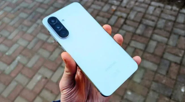El Samsung que sorprende a todos, incluso a Apple y sus poderosos iPhone. El Samsung que sorprende a todos, incluso a Apple y sus poderosos iPhone.