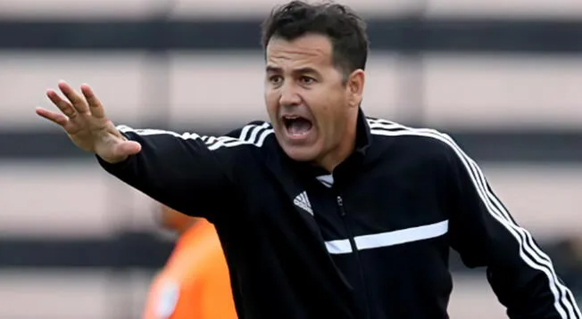 El exestratega de Alianza Lima, Daniel Ahmed, se hizo presente en el campo de entrenamiento del cuadro blanquiazul. El exestratega de Alianza Lima, Daniel Ahmed, se hizo presente en el campo de entrenamiento del cuadro blanquiazul.
