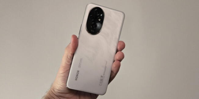 Honor sigue sorprendiendo a occidente con este gama media con precio competitivo. Honor sigue sorprendiendo a occidente con este gama media con precio competitivo.