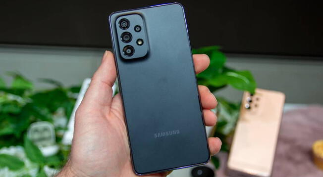 El Galaxy A53 de Samsung es uno de los teléfonos más potentes del mercado y su precio se ha reducido al mínimo. El Galaxy A53 de Samsung es uno de los teléfonos más potentes del mercado y su precio se ha reducido al mínimo.