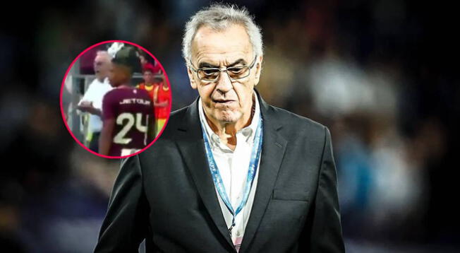 Jorge Fossati y el gesto peculiar en el partido de Universitario. Jorge Fossati y el gesto peculiar en el partido de Universitario.