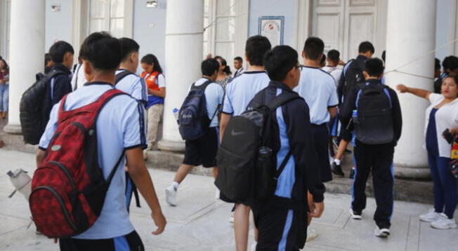 Minedu confirmó que alumnos de Ilo y Tacna no tendrán clases hasta el 27 de mayo. Minedu confirmó que alumnos de Ilo y Tacna no tendrán clases hasta el 27 de mayo.