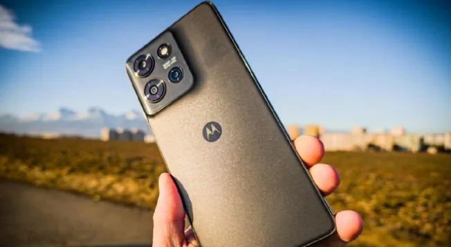 El Motorola que supera fácilmente al teléfono Samsung de gama media. El Motorola que supera fácilmente al teléfono Samsung de gama media.