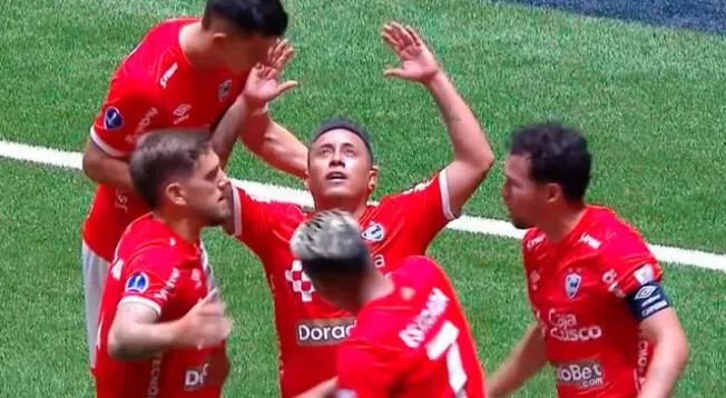 Christian Cueva anotó de penal el 1-1 de Cienciano sobre Atlético Mineiro Christian Cueva anotó de penal el 1-1 de Cienciano sobre Atlético Mineiro