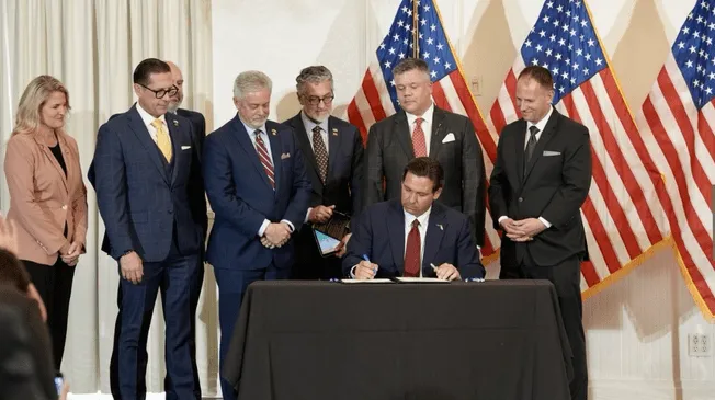 La normativa, firmada por Ron DeSantis, limitará la influencia de China, Rusia, Irán y otros en proyectos estatales, protegiendo así la seguridad nacional de Florida. La normativa, firmada por Ron DeSantis, limitará la influencia de China, Rusia, Irán y otros en proyectos estatales, protegiendo así la seguridad nacional de Florida.