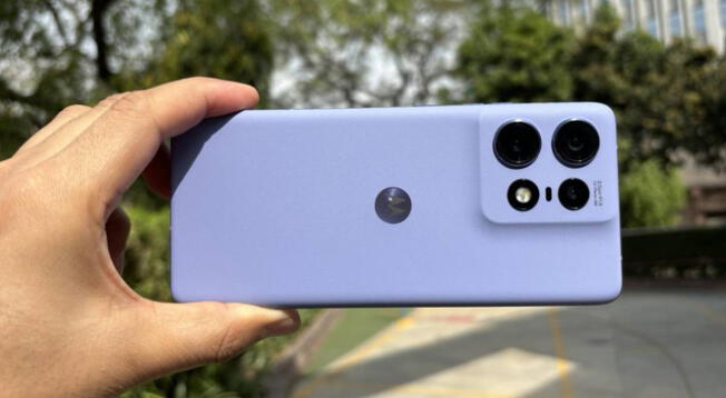 El Motorola Edge 50 Pro 5G no solo tiene procesador GAMER, también tiene carga de 125W y cámaras con Inteligencia Artificial. El Motorola Edge 50 Pro 5G no solo tiene procesador GAMER, también tiene carga de 125W y cámaras con Inteligencia Artificial.