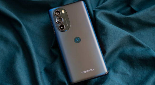 El Motorola Edge 30 Pro es un teléfono del 2022 y pese a ello sigue vigente por su gran potencia y supera en todo al iPhone 16. El Motorola Edge 30 Pro es un teléfono del 2022 y pese a ello sigue vigente por su gran potencia y supera en todo al iPhone 16.