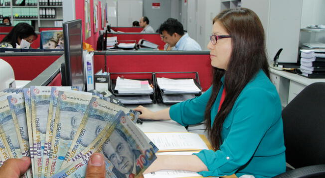 Conoce qué trabajadores públicos accederán a este beneficio económico entregado por el Gobierno peruano.