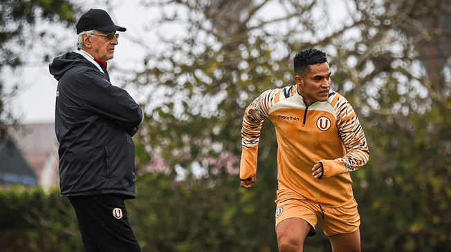 Jorge Fossati ha puesto en una inesperada posición a Anderson Santamaría en los entrenamientos de Universitario. Jorge Fossati ha puesto en una inesperada posición a Anderson Santamaría en los entrenamientos de Universitario.