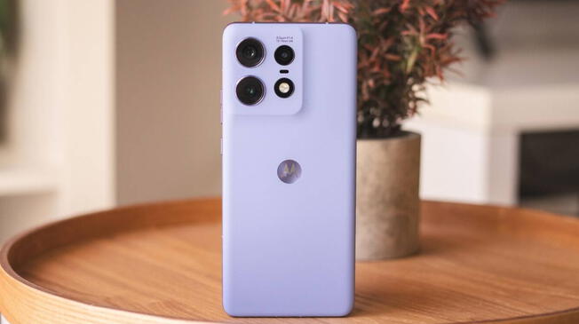 El Motorola Edge 50 Pro es uno de los mejores teléfonos de gama alta que supera al iPhone 16 Pro de Apple. El Motorola Edge 50 Pro es uno de los mejores teléfonos de gama alta que supera al iPhone 16 Pro de Apple.