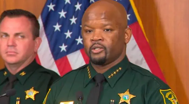 Sheriff de Florida es amenazado: le exigen colaborar con ICE o perdería su trabajo en EE. UU. Sheriff de Florida es amenazado: le exigen colaborar con ICE o perdería su trabajo en EE. UU.